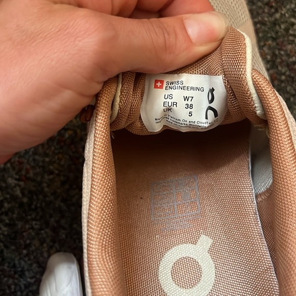 On clouds, Cloud 5, size 7 - Picture 4 of 5